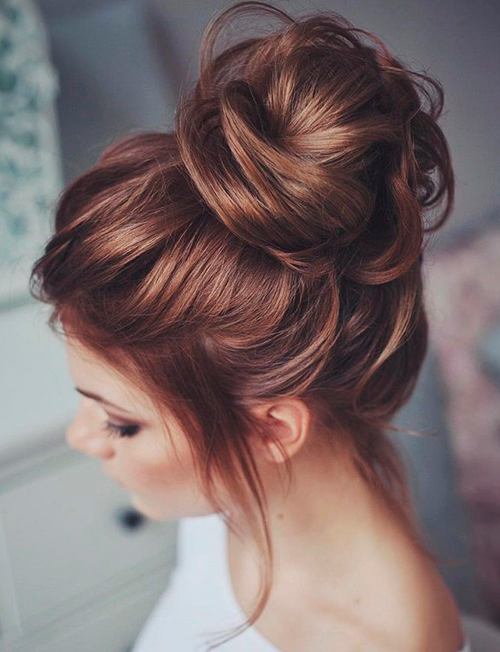 The-Messy-Bun-Works-for-Day-and-Night!