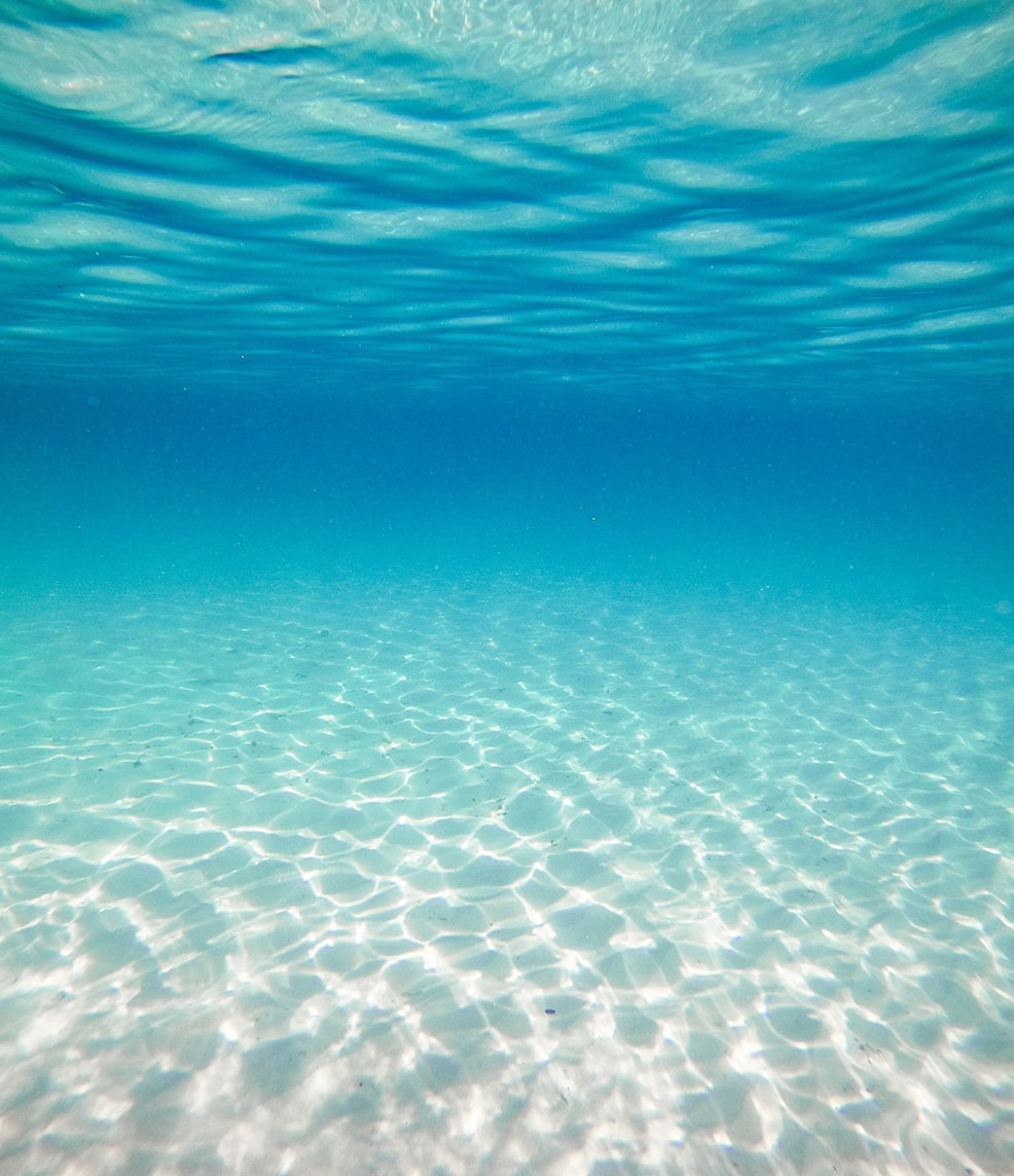  under water picture of blue sea