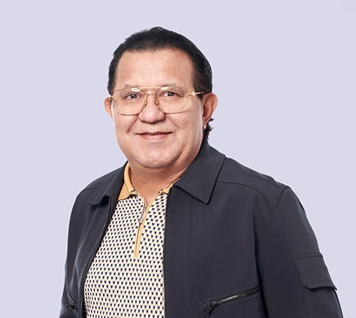 Luis Urdaneta CHAIRMAN AND CO-FOUNDER